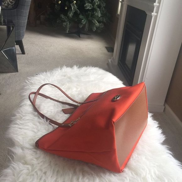 NWT COACH SAWYER TOTE IN POLYESTER TWILL COACH F37237 - Picture 3 of 4